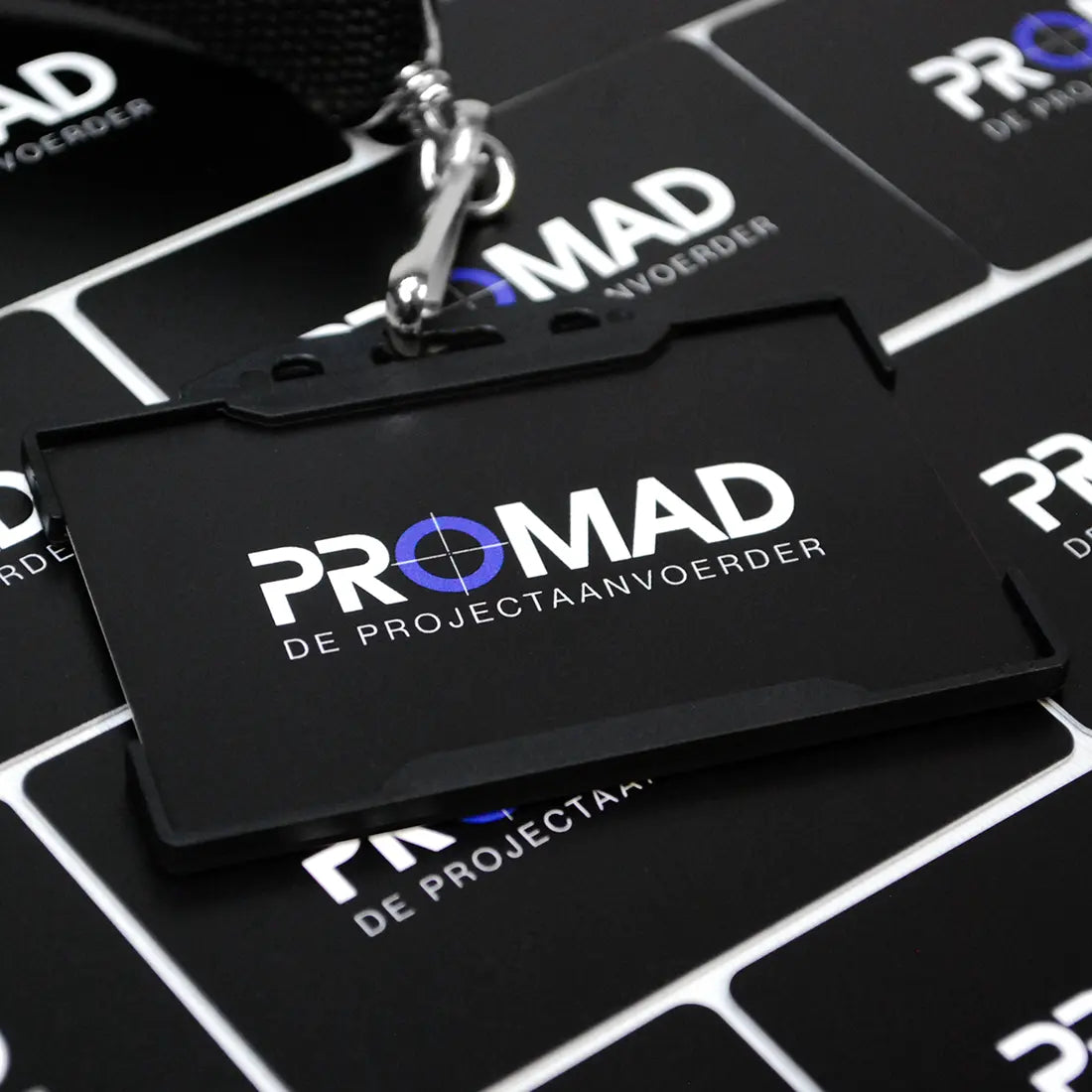 Cnnect NFC visitekaartjes met koord